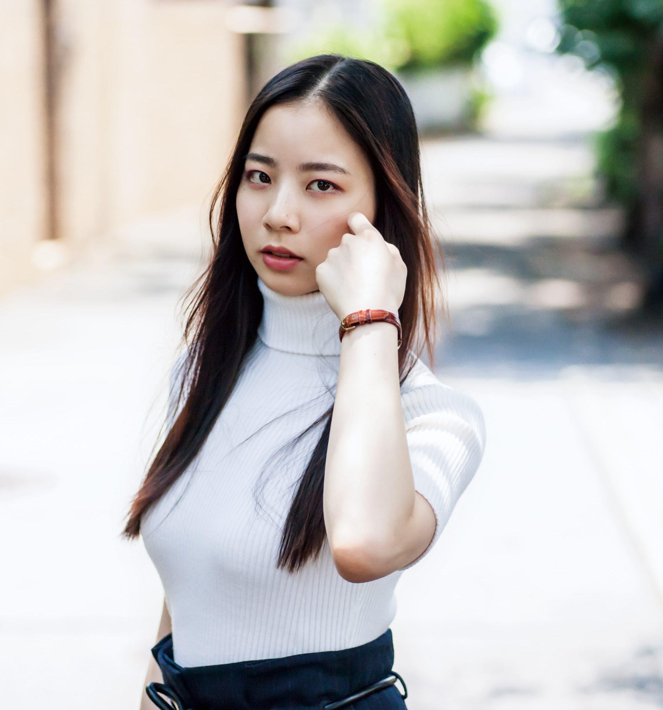 ニッポン美人化計画:目を伏せたり、横を向いたり...ふとした動きでフェミニンさを感じさせるベーシックメイク。