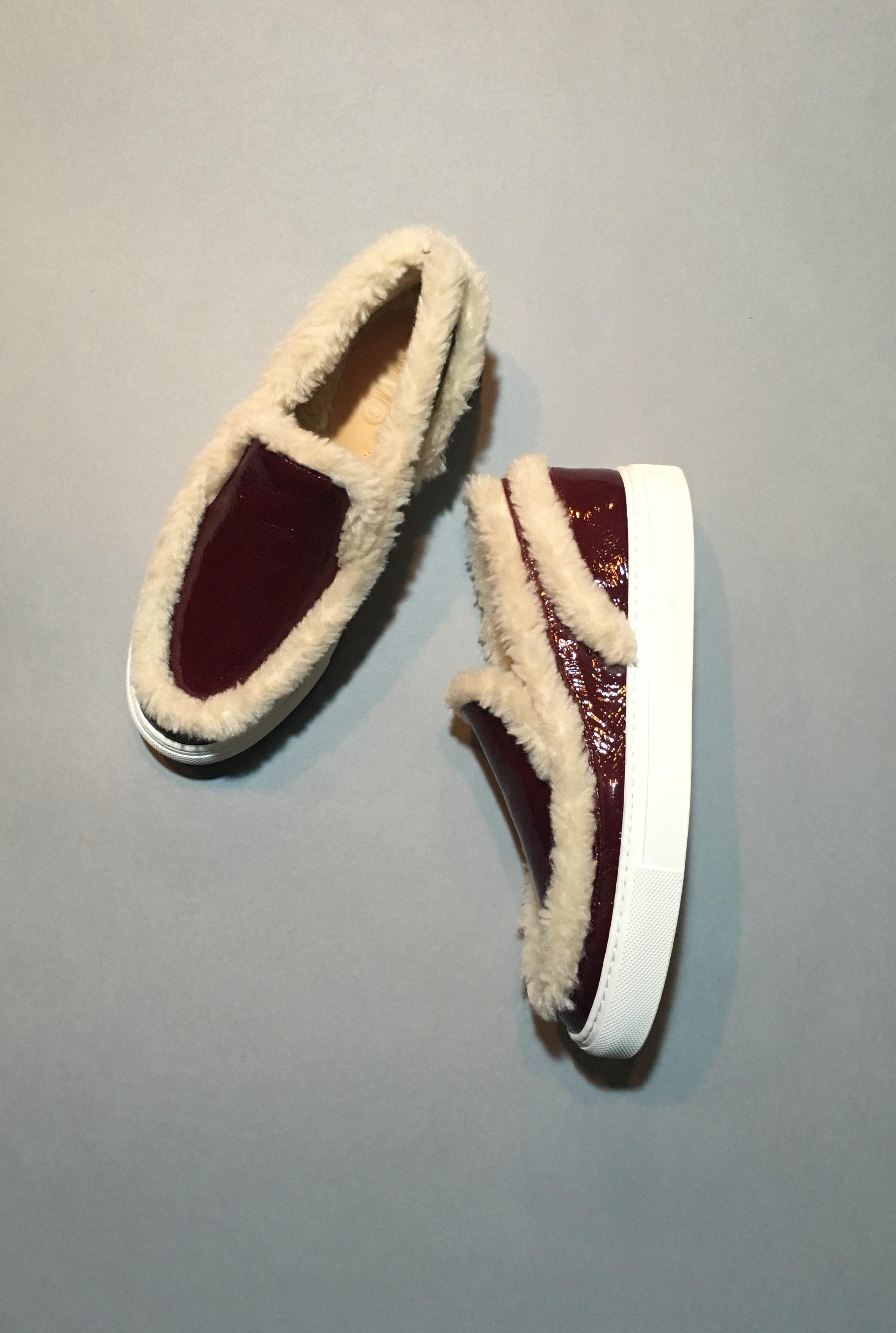 スタイリスト入江陽子さんの今月のひとめぼれ -〈MM6 MAISON MARGIELA〉のスリッポンシューズ