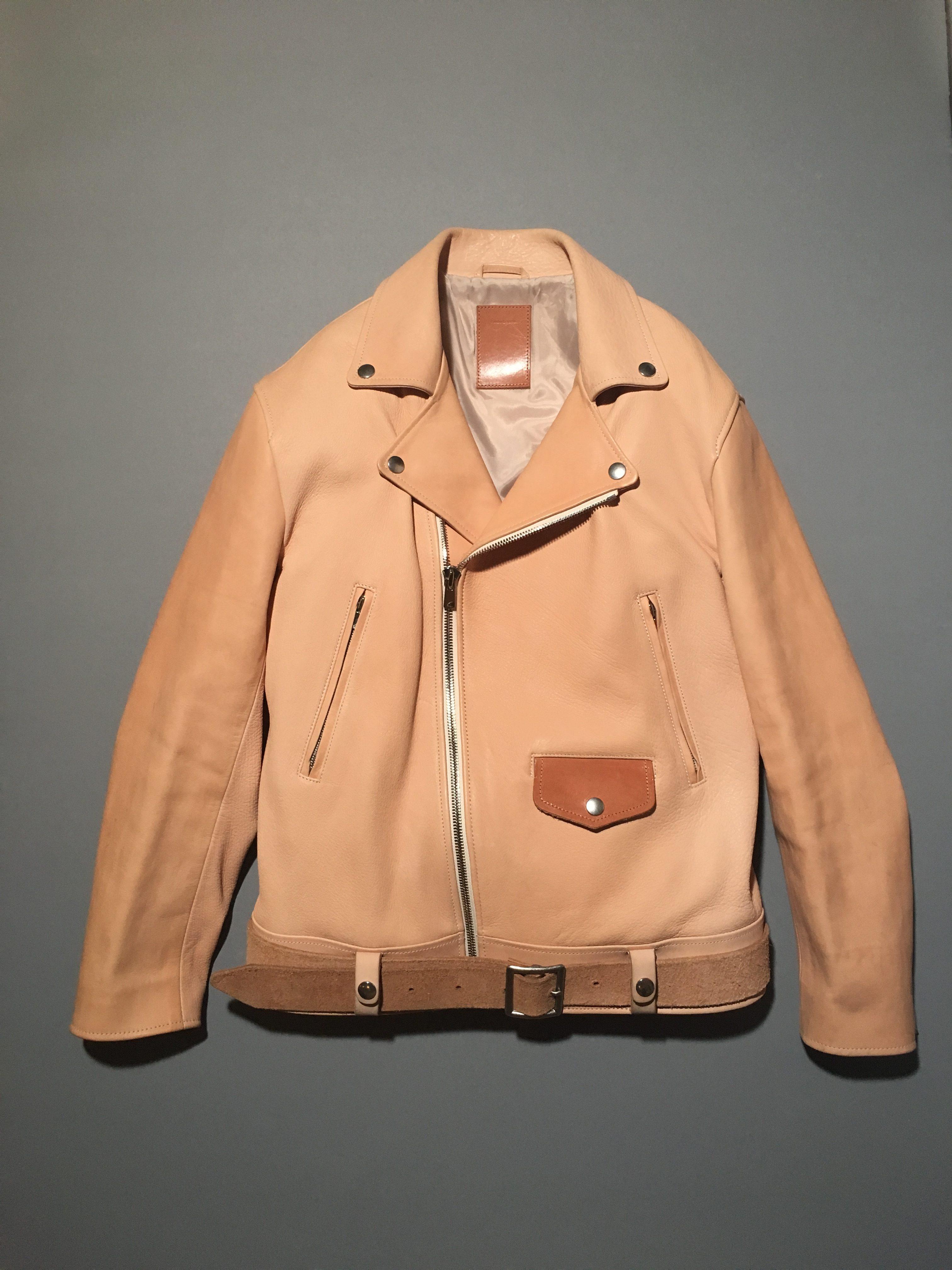 スタイリスト入江陽子さんの今月のひとめぼれ-〈エンダースキーマ〉のヌメ革ライダース