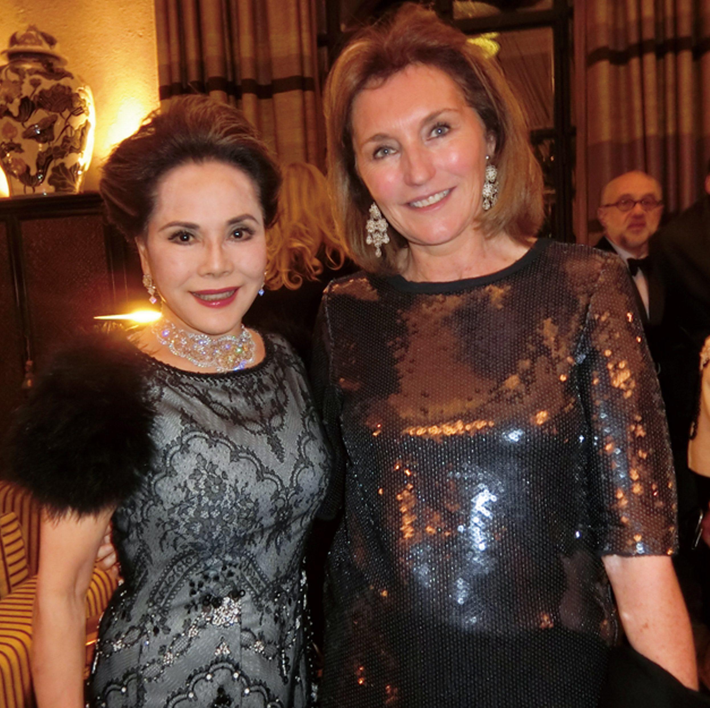 【スター日記】デヴィ夫人:豪華絢爛! 世界を股にかけた華麗なるホリデイ