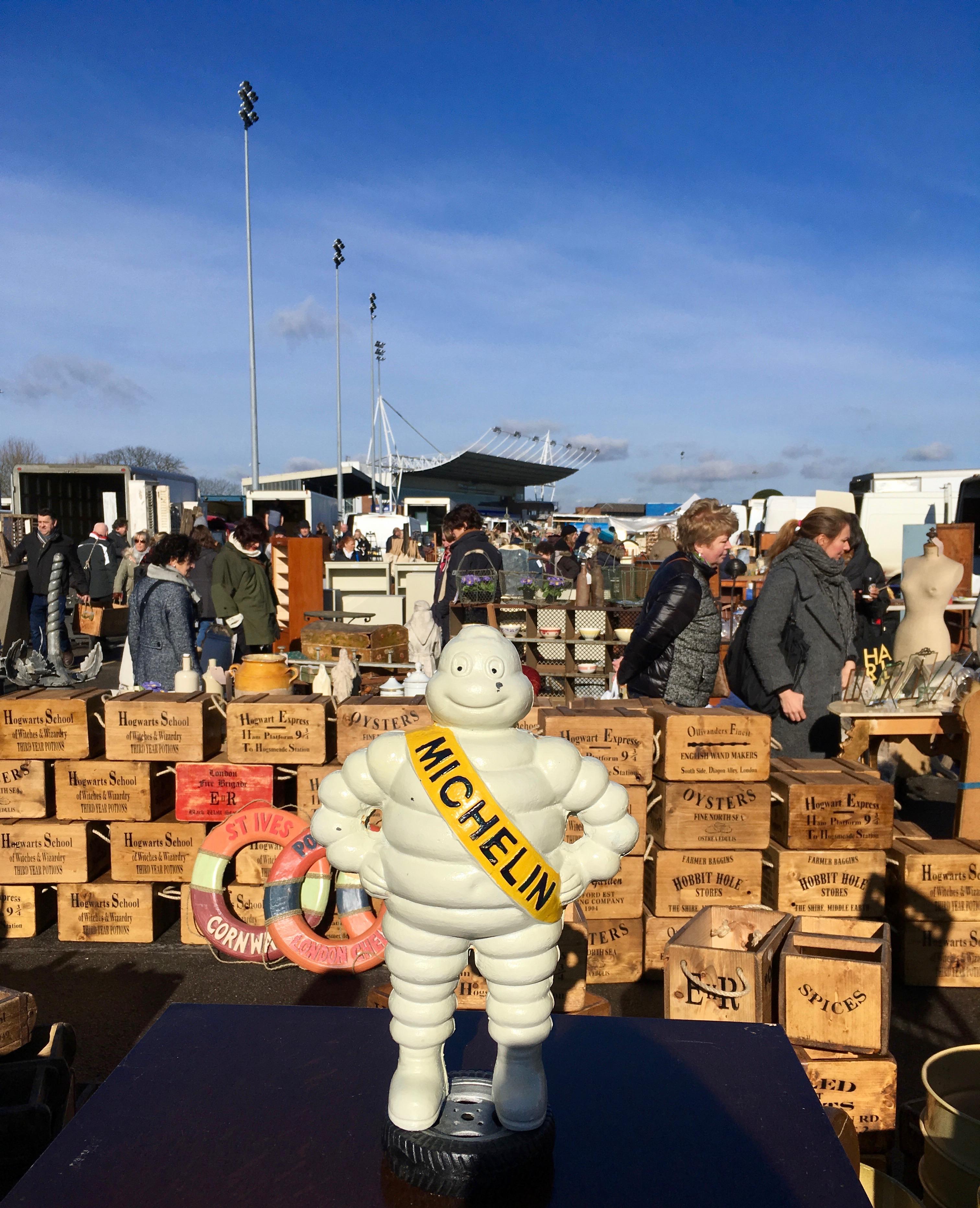 やめられない、止まらない、 お宝いっぱいのマーケット巡り。 エディター天野志穂のLONDON 09