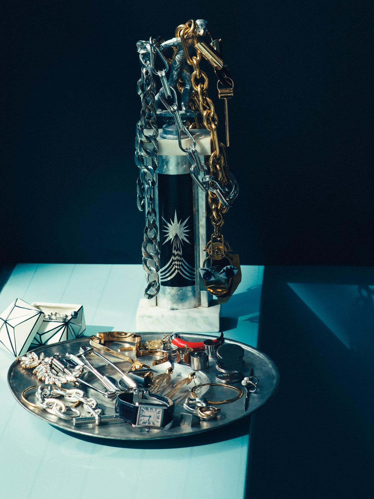 『大ぶりアクセサリーをラフにディスプレイ』スタイリスト 遠藤彩香さんの愛用品と収納術