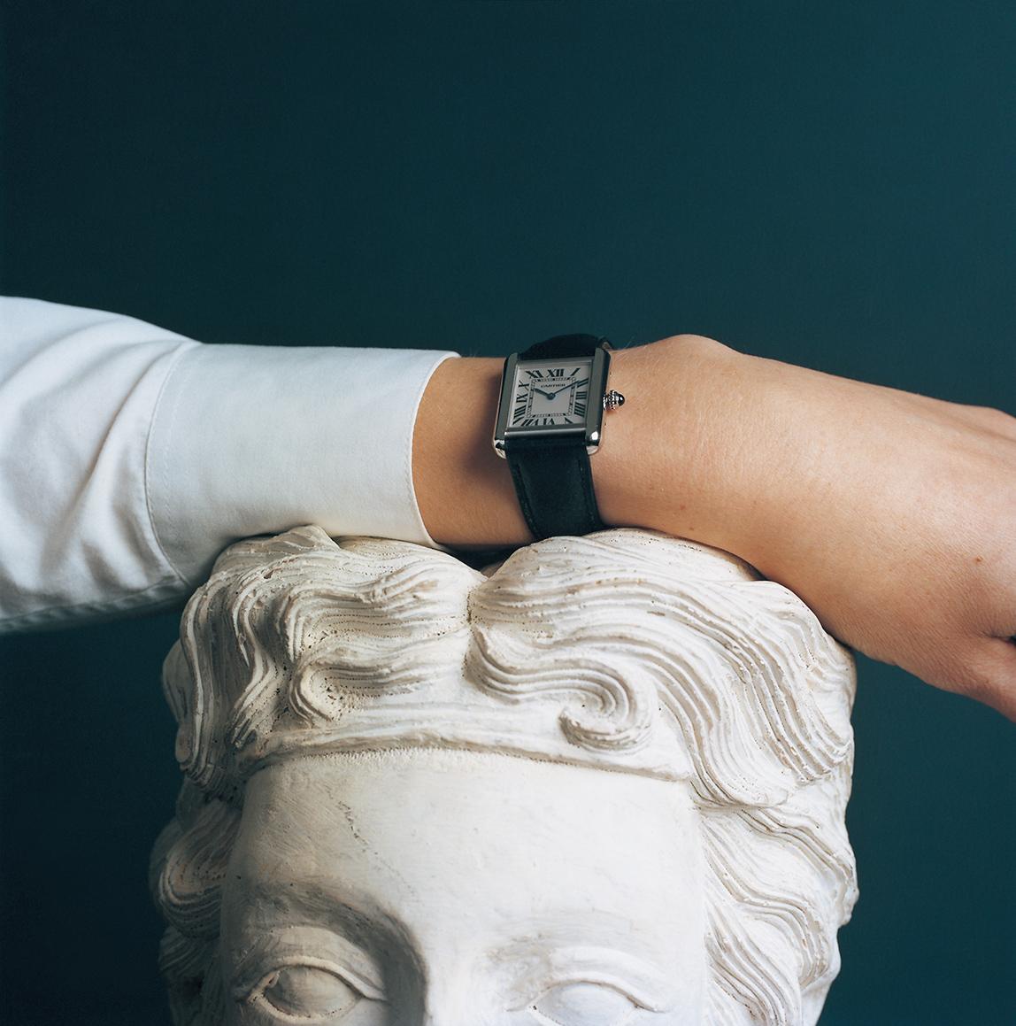 知的アイテムのすすめ5 スチール&黒革ベルトの時計 | 【GINZA】東京  