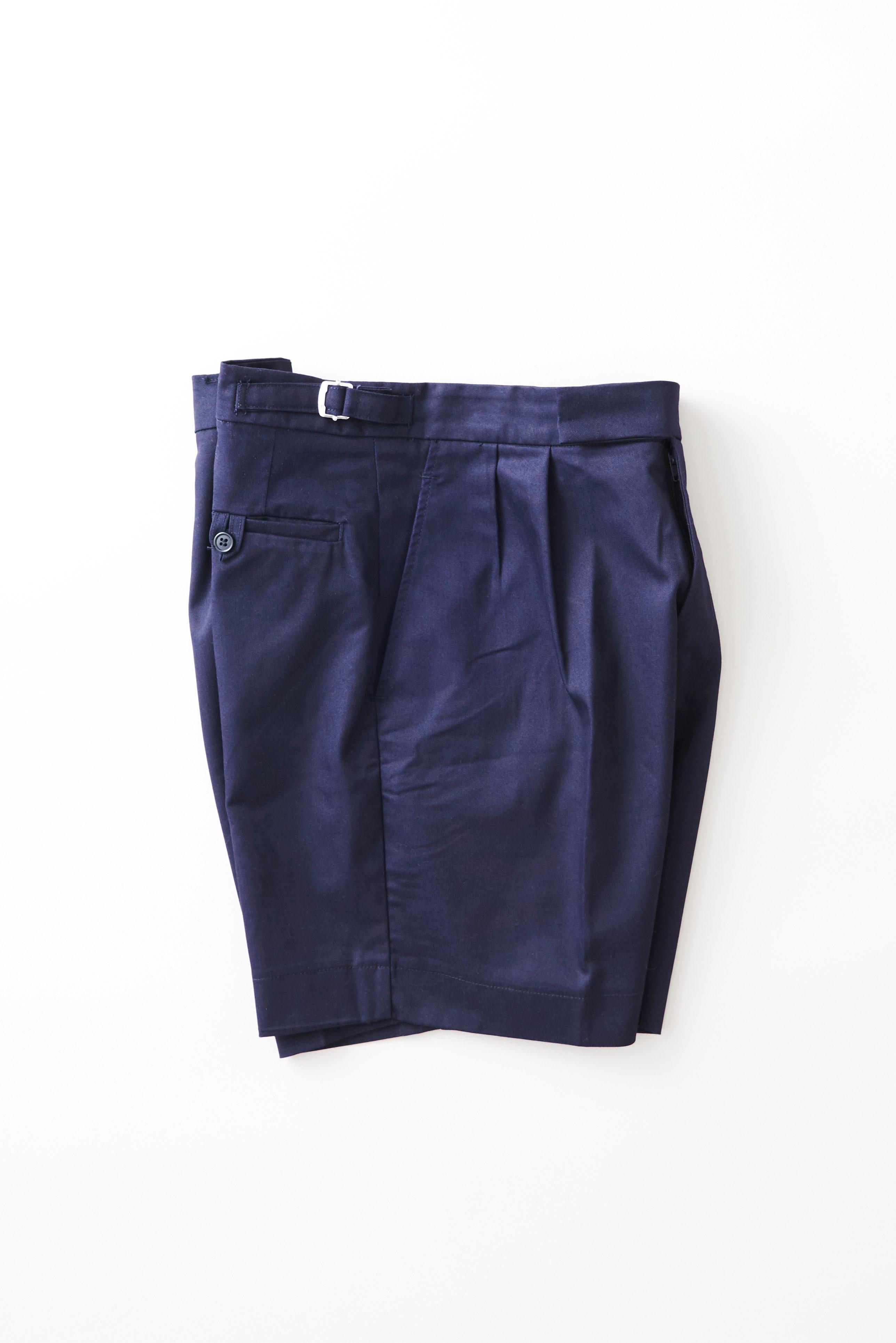 トラウザーショーツ