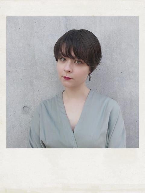 きれいな人のポーチの中身〜美女の輪 No.13 奥浜レイラさん