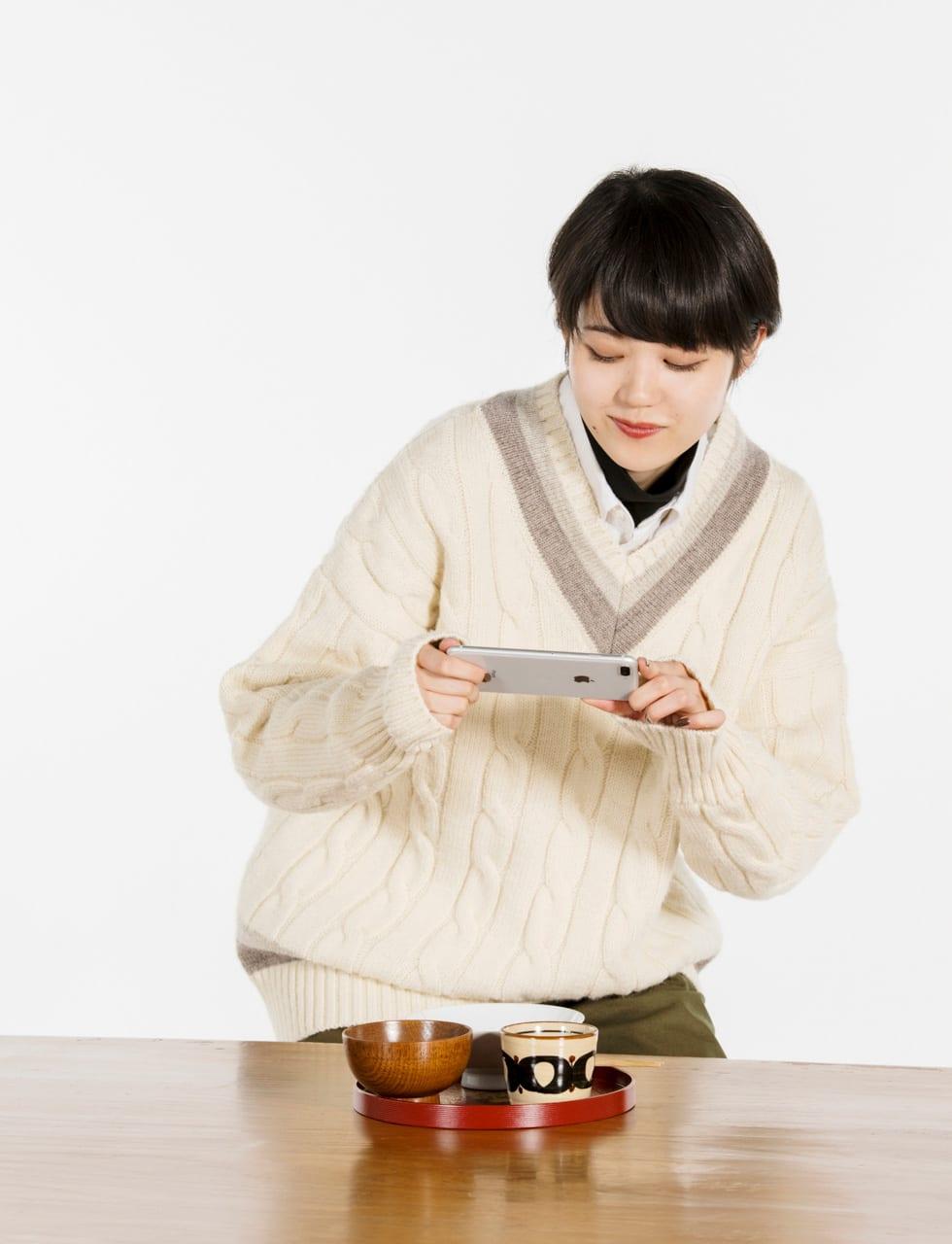 GINZA女子の1ヶ月着まわし：11/26「お昼ごはんは焼き塩鯖。インスタは裏垢がバズっています」