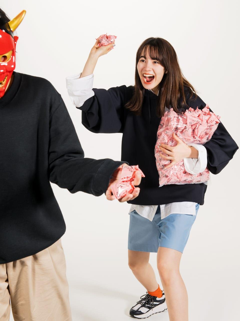 豆まきをするACOちゃん