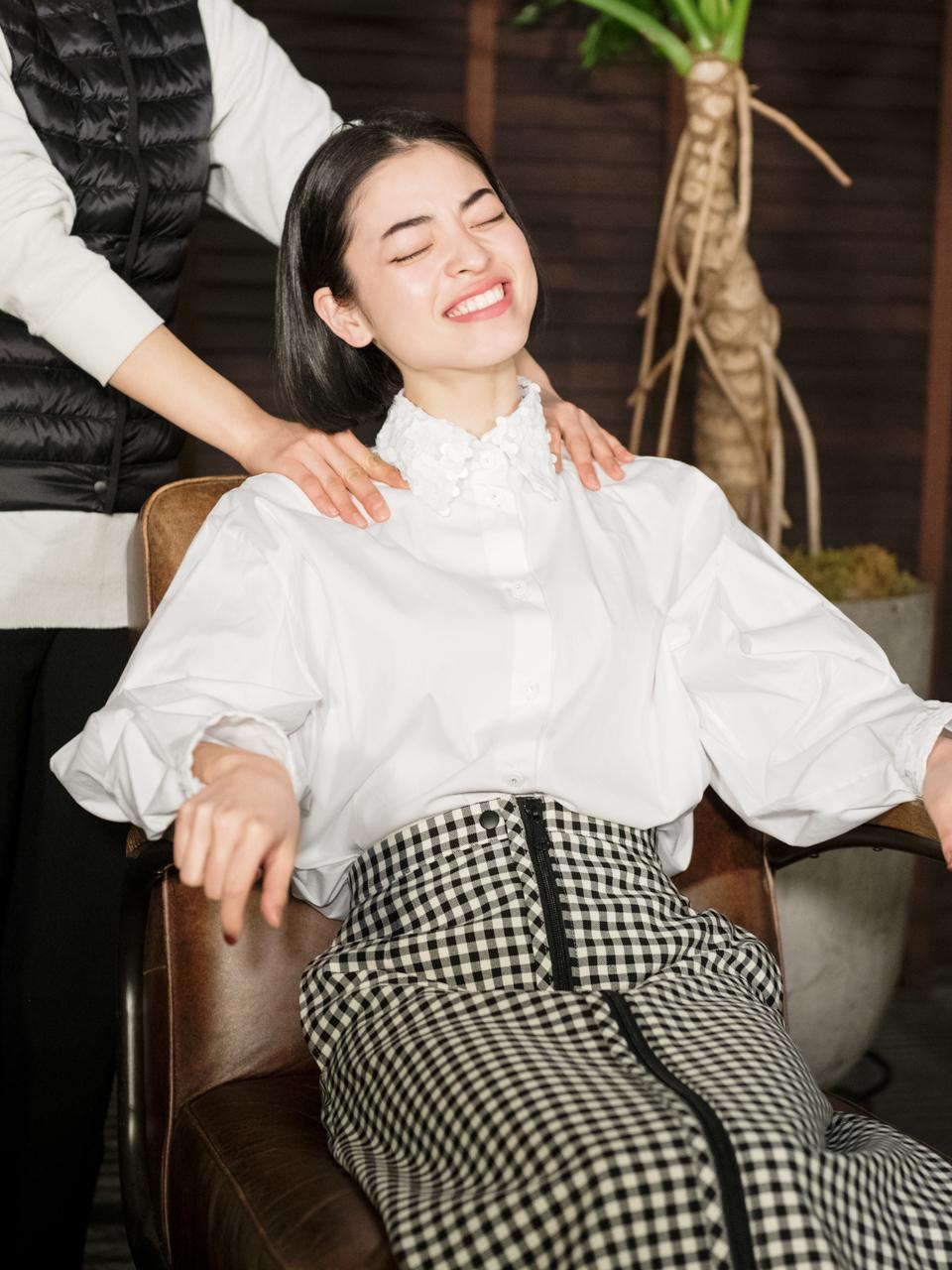 オフィスでマッサージ