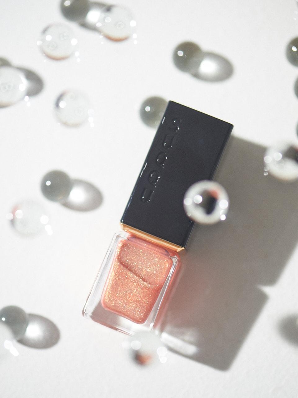 セルフネイル派のあなたに。太陽の光をうけとめて輝く5月のネイルポリッシュ