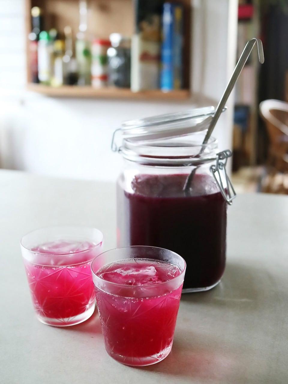 初夏だけの美味しさを手作り。夏の体を潤す赤しそシロップとジュース