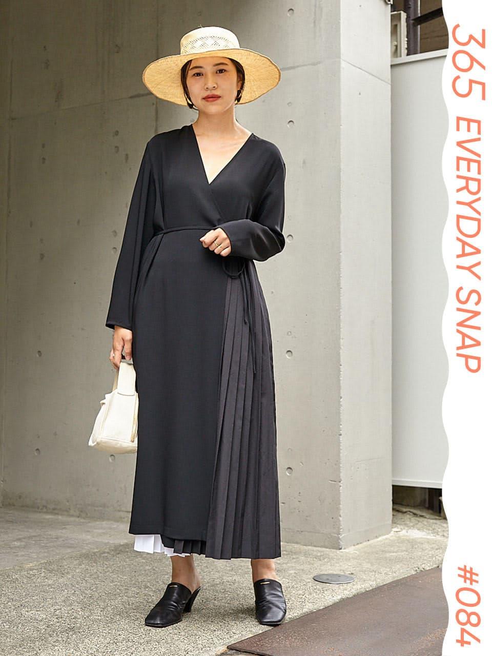 秋の始めもブラックで涼しげに。韓国の人気ブランドを取り入れて｜365日おしゃれスナップ