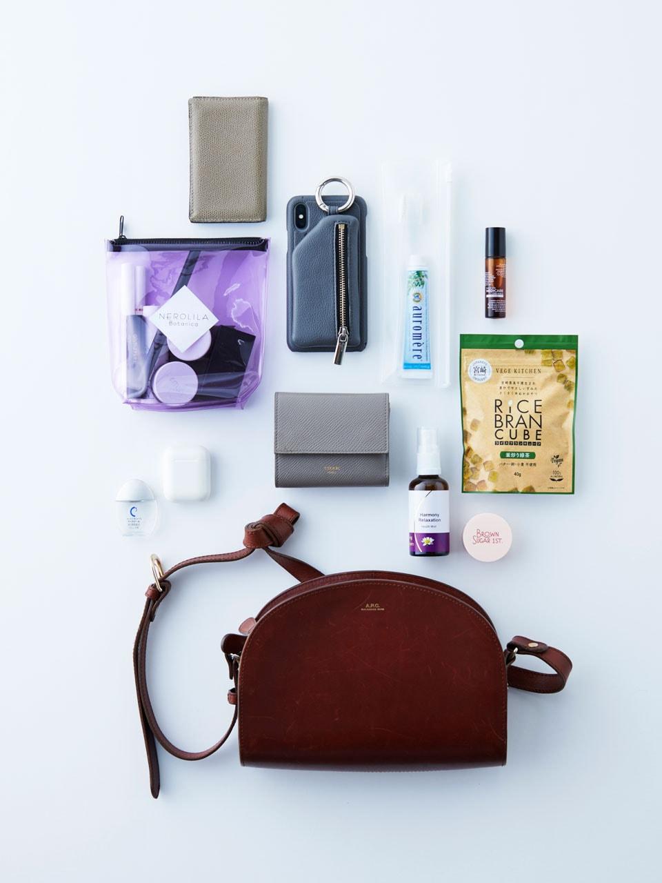 ヘルシー美人のバッグ&ポーチの中身 vol.5 シンシア・ガーデンPR 藤巻沙織さん