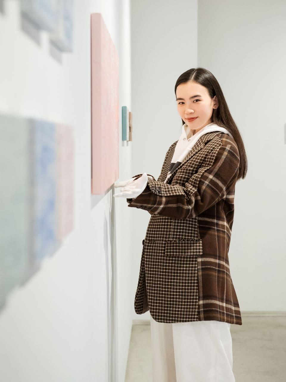 写真展の最終準備へ