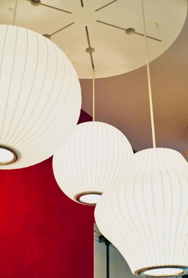 最新インテリアショップガイド。センスの良い照明や観葉植物を取り入れて「the GARDEN」「Royal Furniture