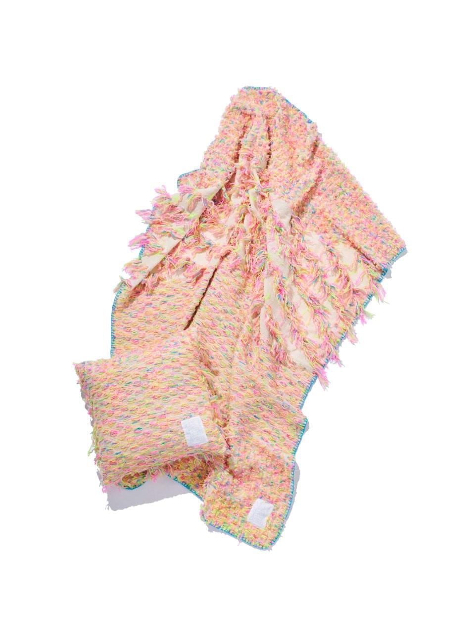 ジュリアン デイヴィッドのピローとブランケット