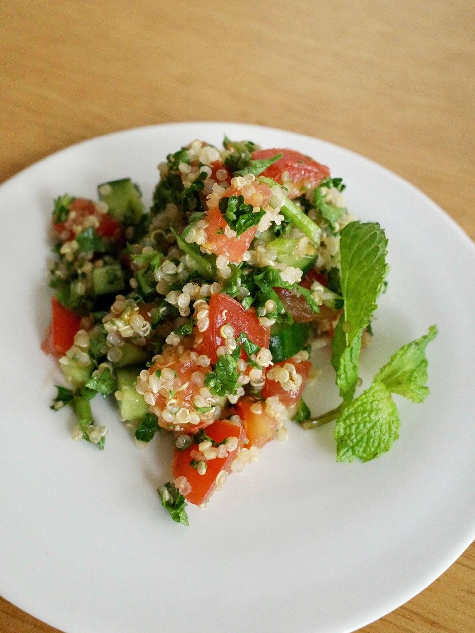 となりの5分メシ volキヌアのヴィーガン・タブレサラダ
