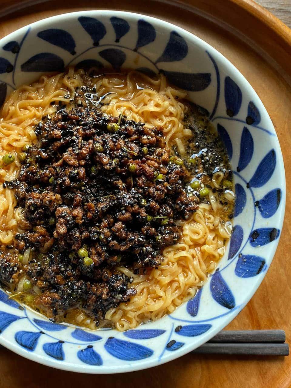 となりの5分メシ vol.67 坦々麺風ピリ辛チキンラーメン