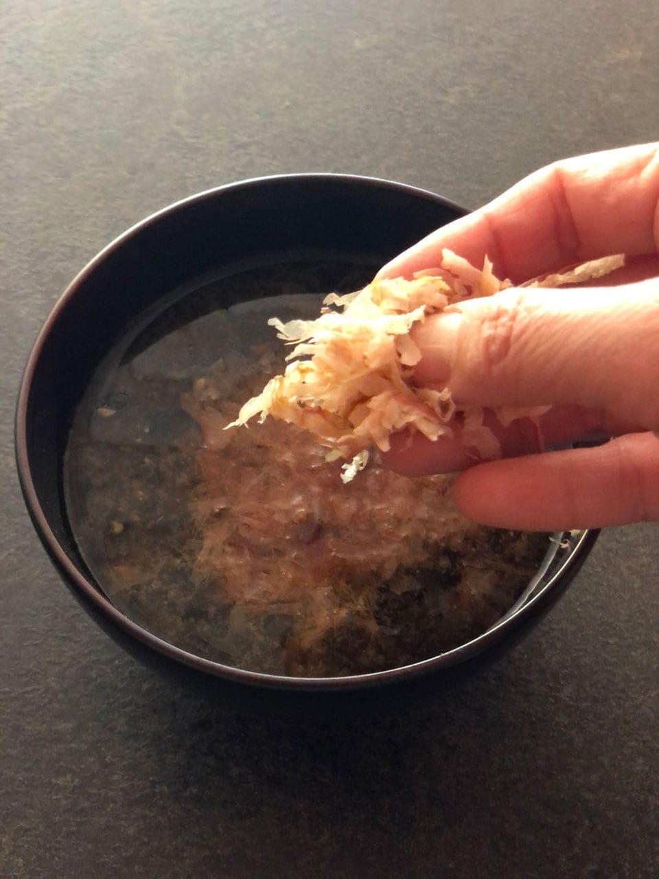 となりの5分メシ vol.28 梅干しと焼き海苔のお味噌汁