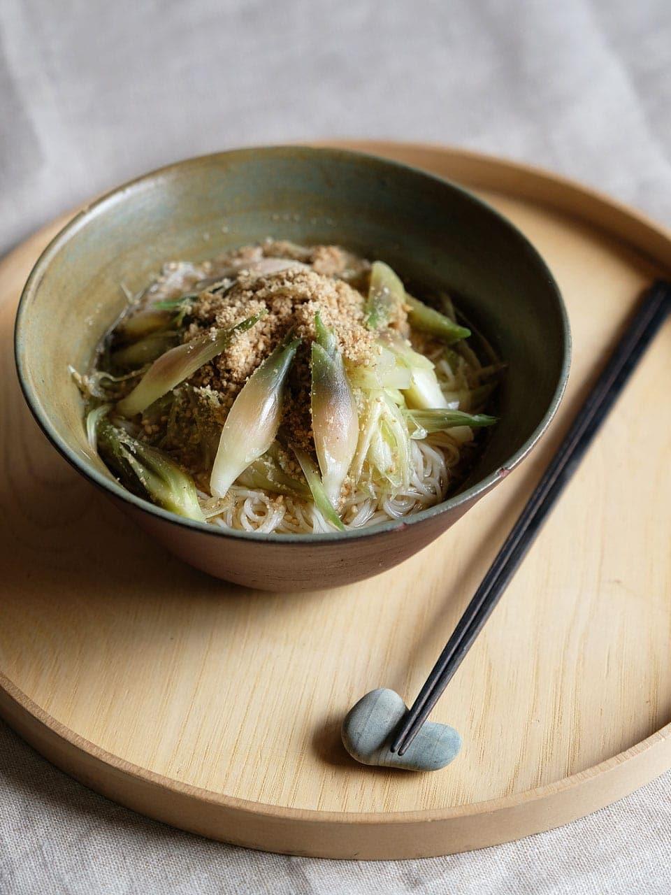 となりの5分メシ vol.66 ミョウガと白胡麻のぶっかけそうめん