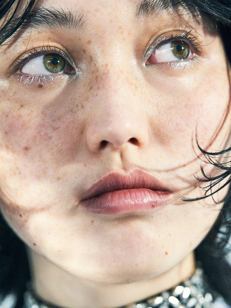 キラキラシャドウ×白マスカラ