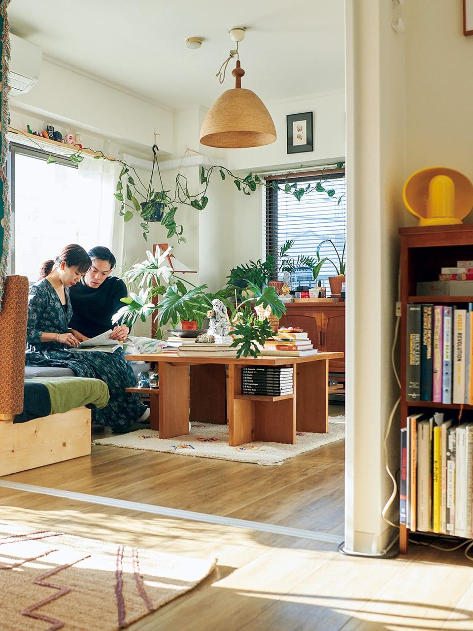 目に入るものすべてがお気に入り|クリエイターたちの快適空間に潜入 vol.2 アパレルセールス・椛田理恵さん&デザイナー・パン・コーリーさん