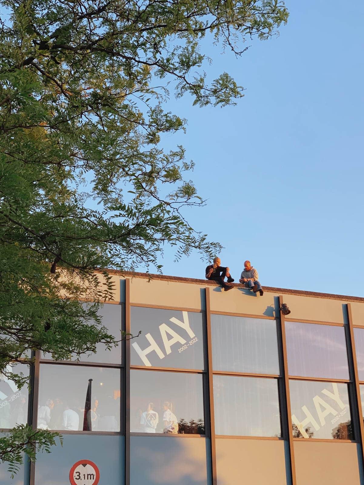 夜な夜な踊るデザイナー、街を走り抜けるスケーター、街中をパレードする卒業生。お祭り気分のデンマークより、mayanoueのCPH通信 02