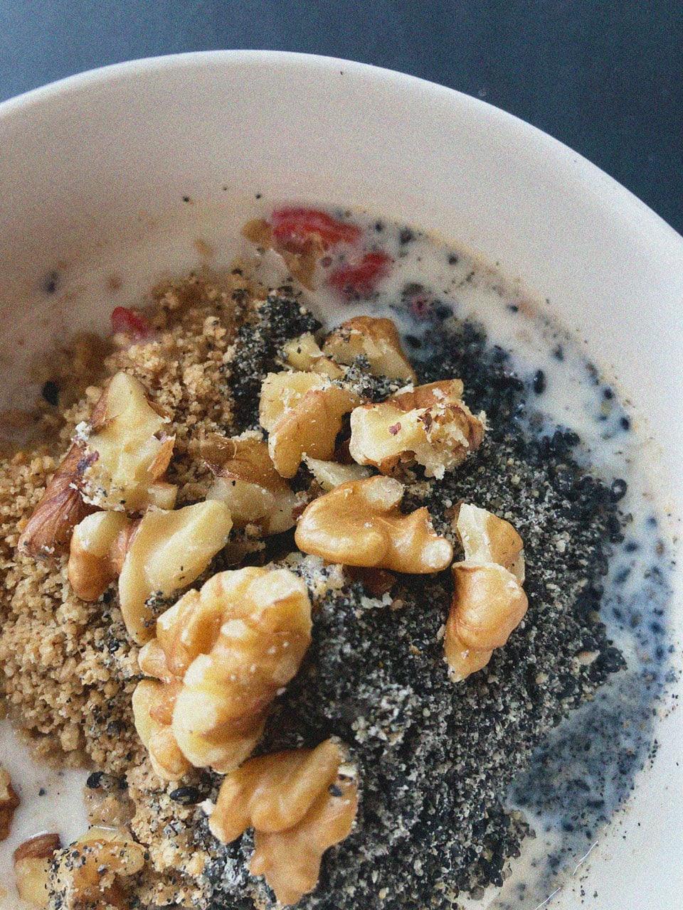 となりの5分メシ vol.83 一日の最初に食べる、一食目ごはん