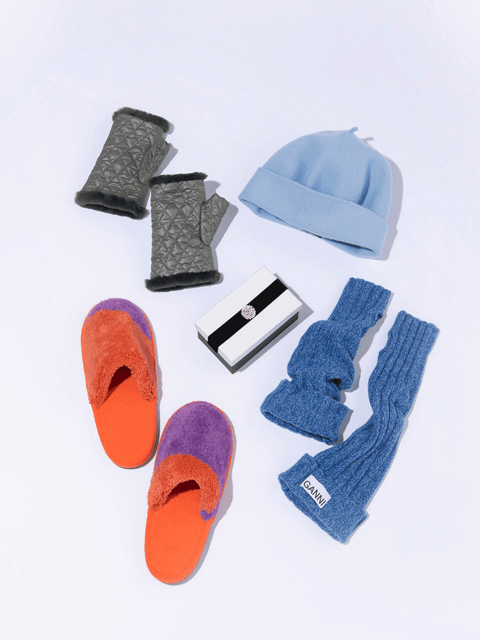 ふかふかマフラー、ラグスリッパ、カシミアネックウォーマー…etc. 選りすぐりの冬小物7選【冬ギフト100】