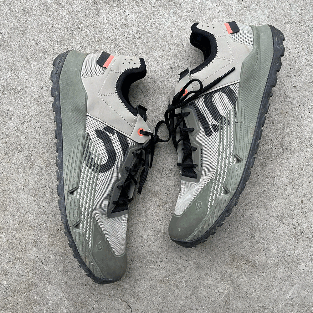 スニーカー愛が止まらない! Vol.44 本岡良太