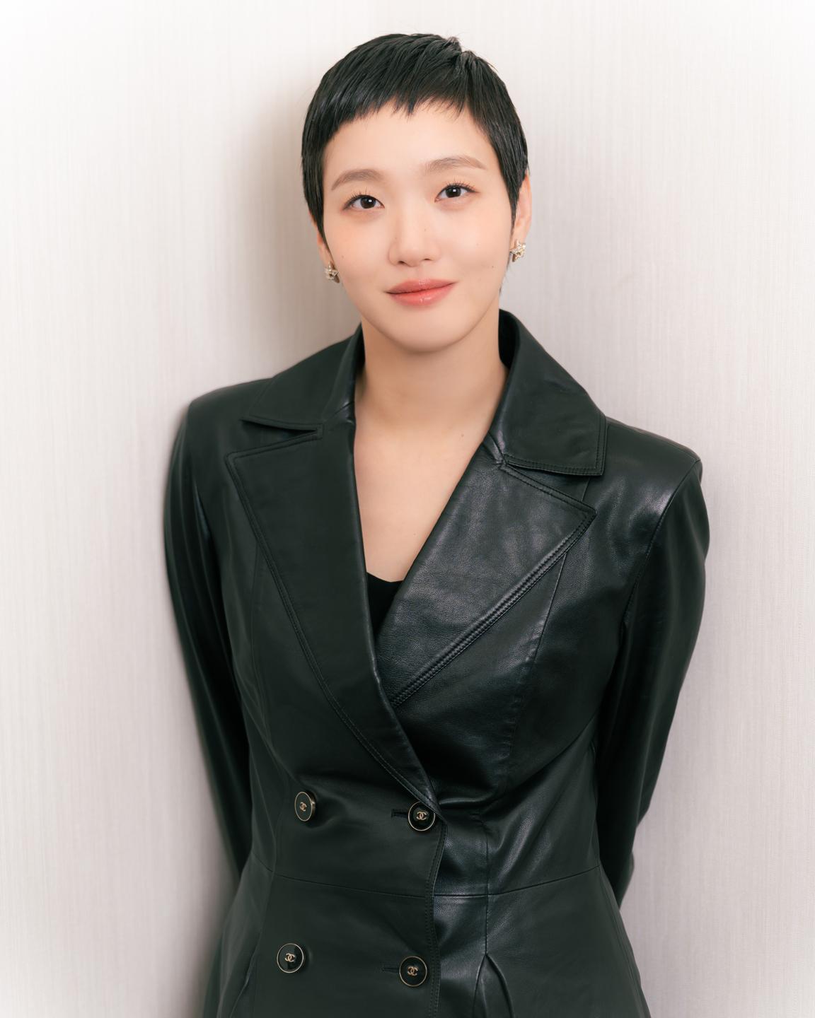 現代版、クールなシャーマンを熱演