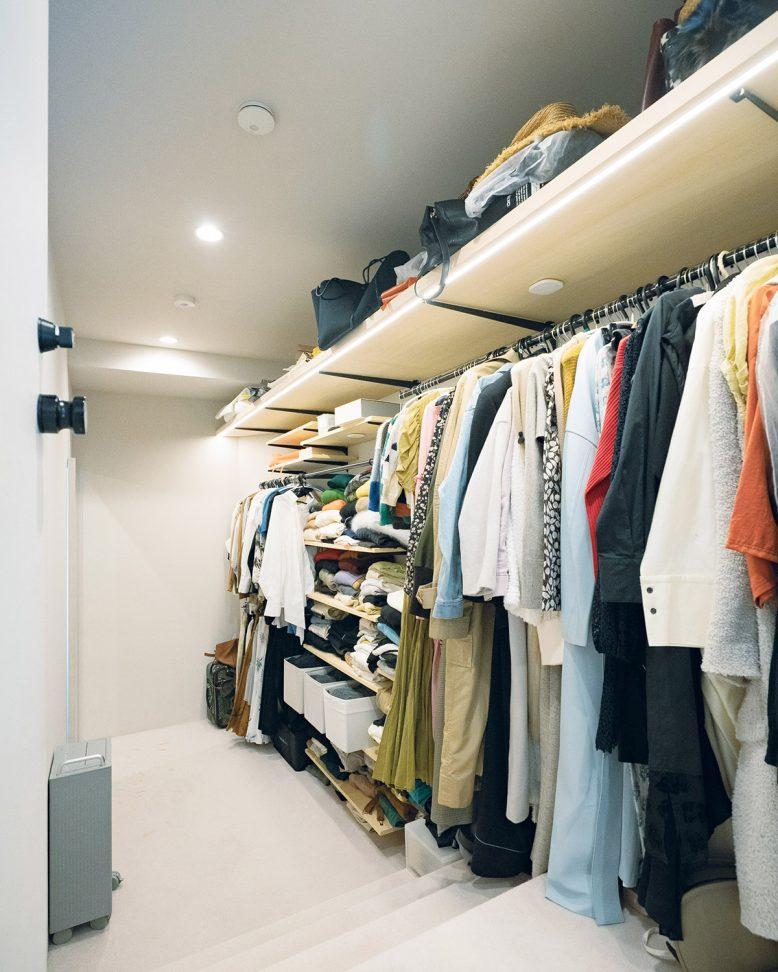 〈And Curtain Call〉ディレクター・モデル、酒井景都さんのクローゼット