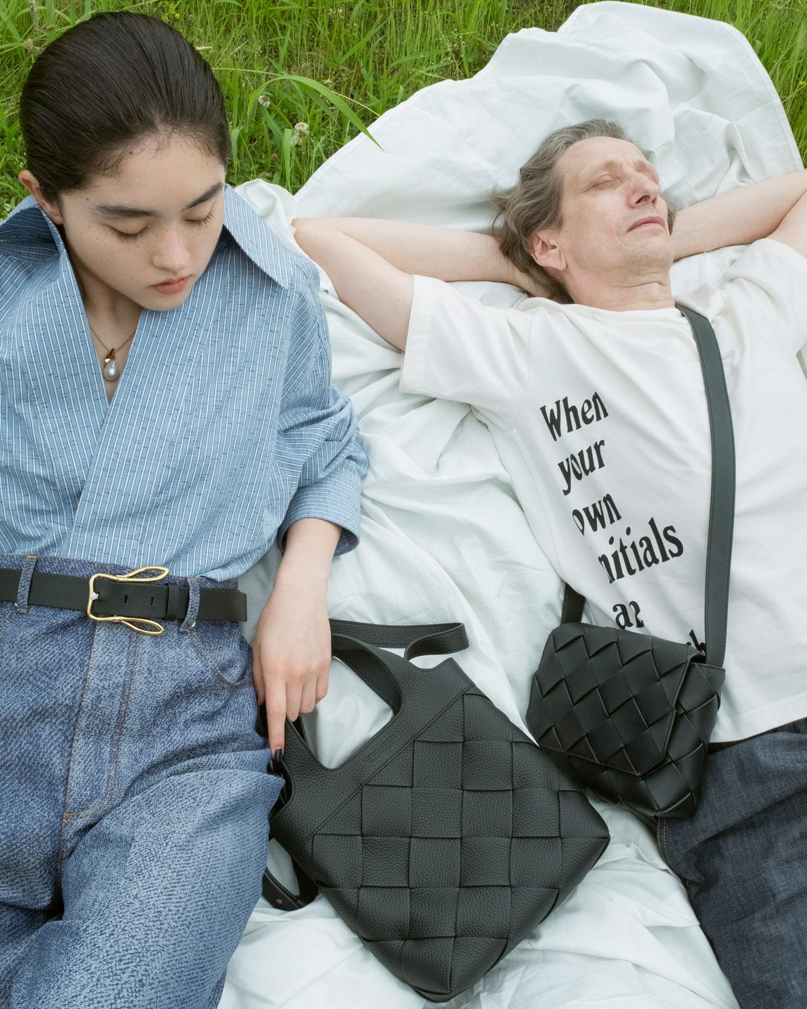 〈ボッテガ・ヴェネタ〉のバッグがつなぐ、父と娘の物語