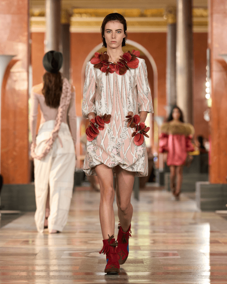 セルフ・ポートレイト／SELF-PORTRAIT | 【GINZA】東京発信の