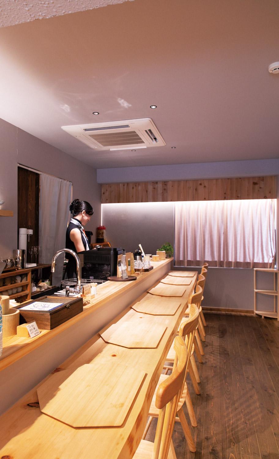 「重津商店」限られたスペースで真の“美”は食からを実践