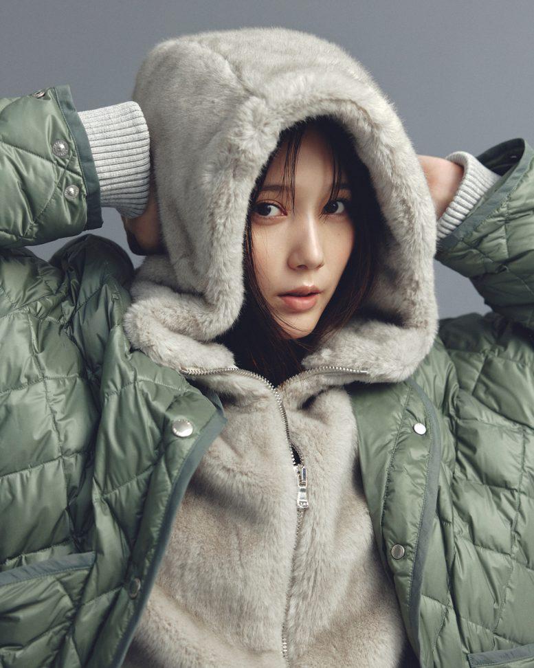 本田翼が着る〈TATRAS〉のダウン