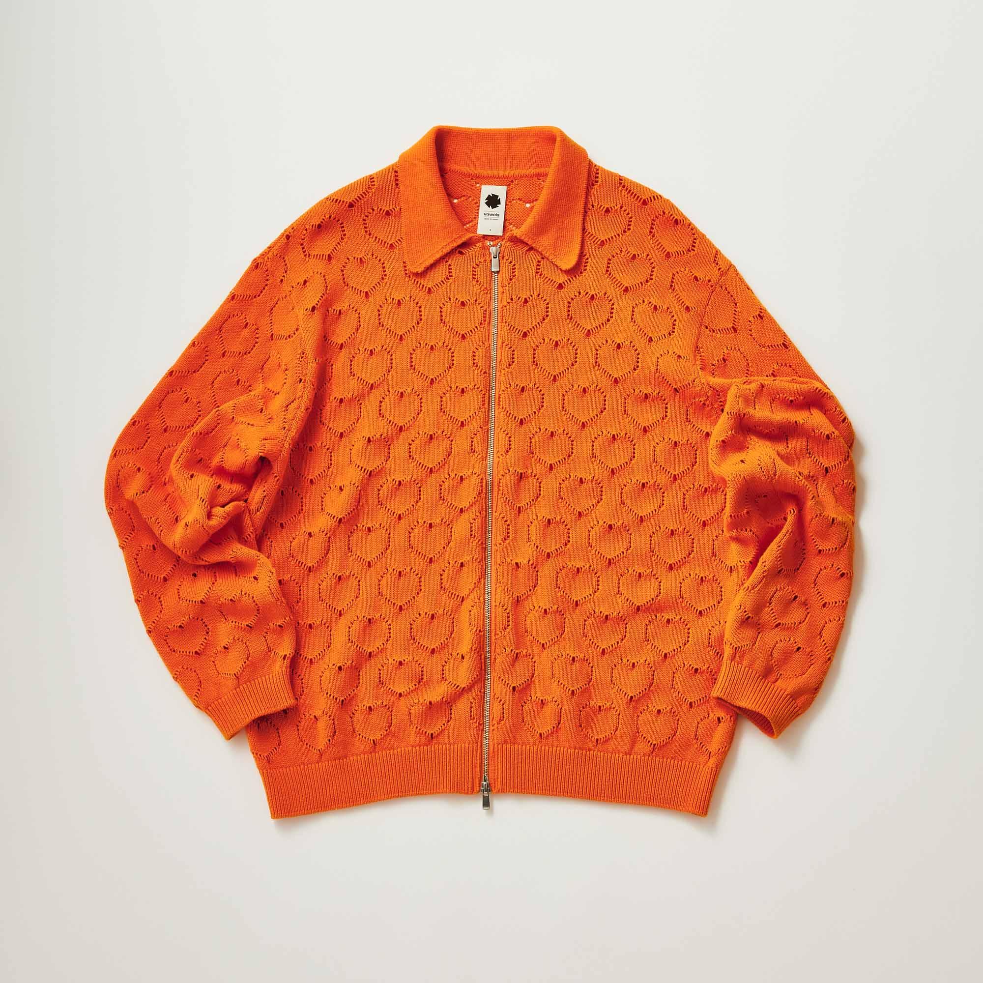 〈バウルズ〉の甘くないハート柄ニット