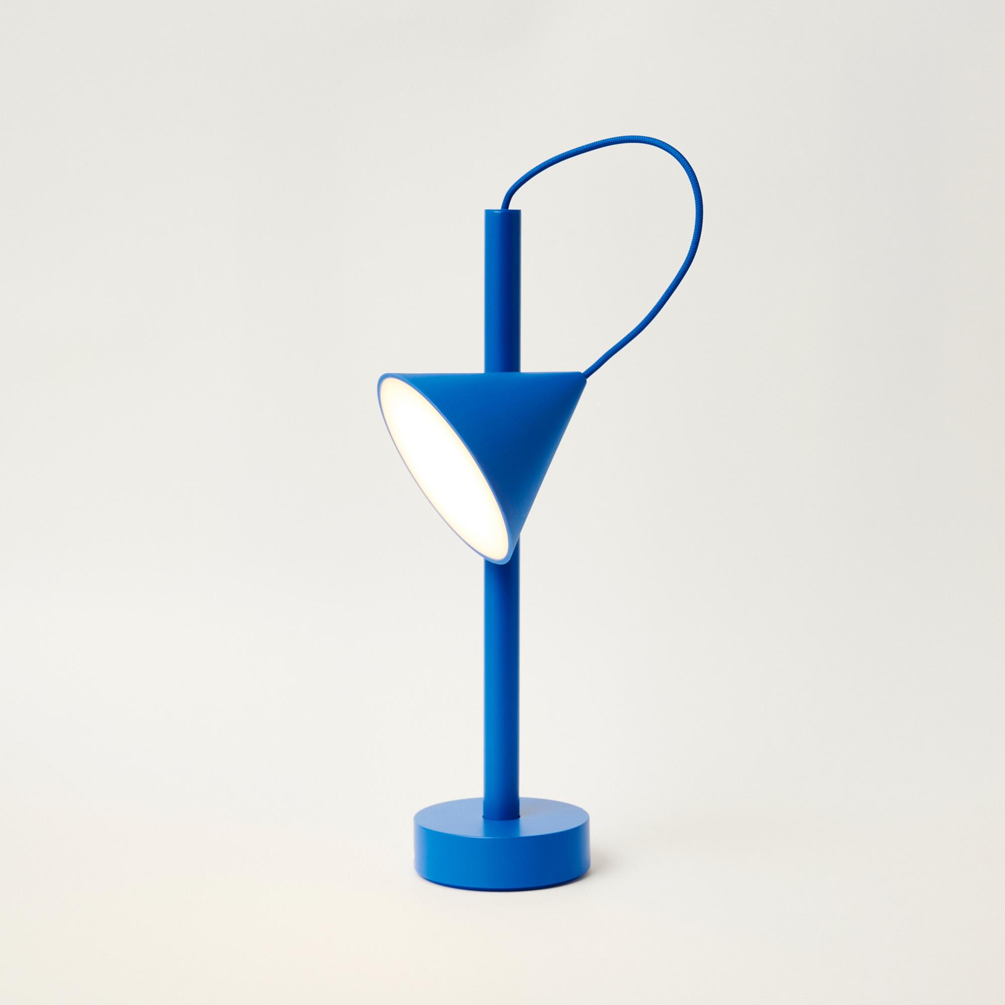 〈アレッシ〉のランプ“Tsumiki”　使い方は自由自在！