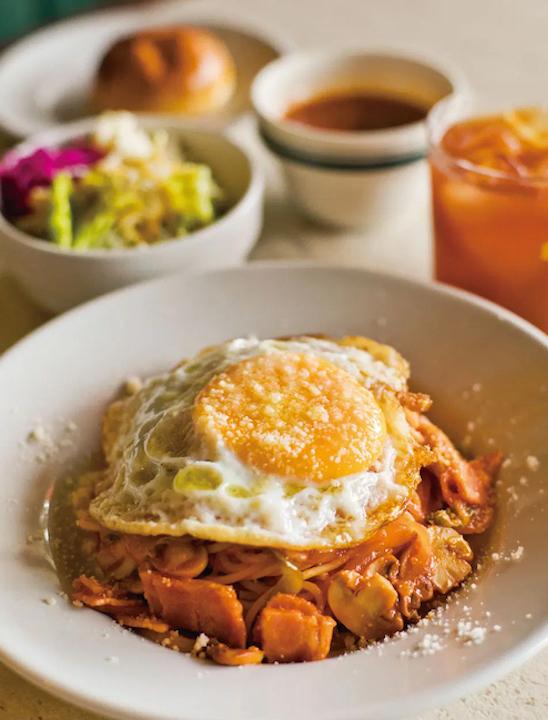 昼は街の洋食店、夜は本格ワイン酒場。旧学校施設が新しい世田谷のハブに【池尻大橋：洋食api】
