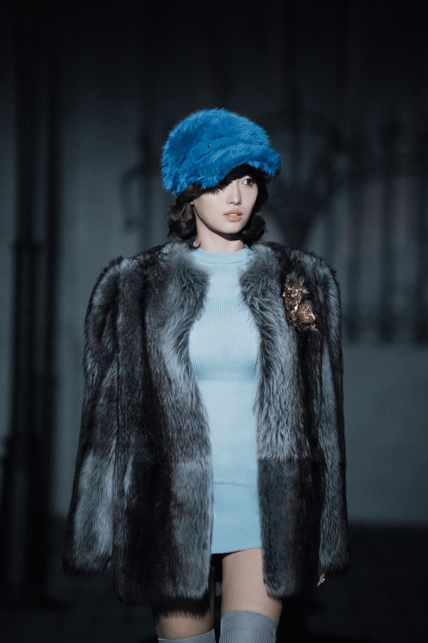 〈Miu Miu〉のカスタムメイドセットアップをTWICE MOMOが着用