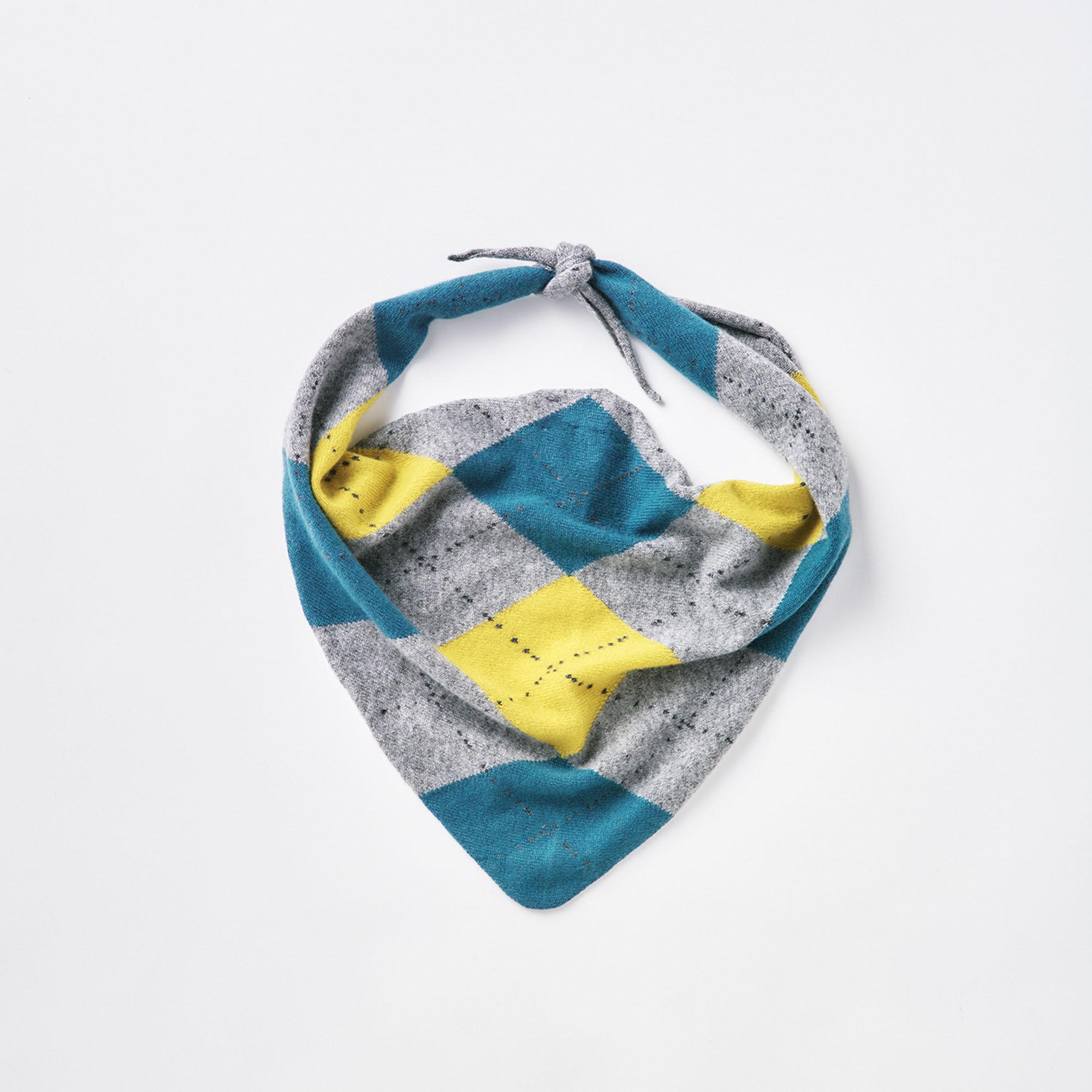 〈ジョンストンズ オブ エルガン〉のアーガイル柄カシミヤバンダナ