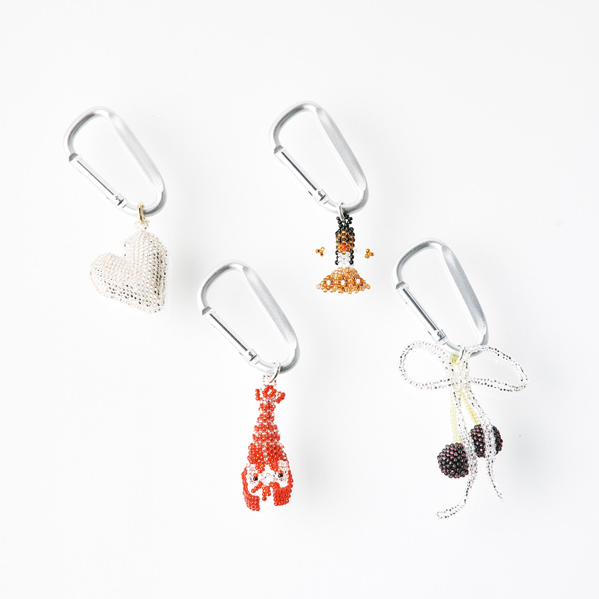 ロブスターからおまじない人形まで。〈プラ ウッツ〉のキーリング