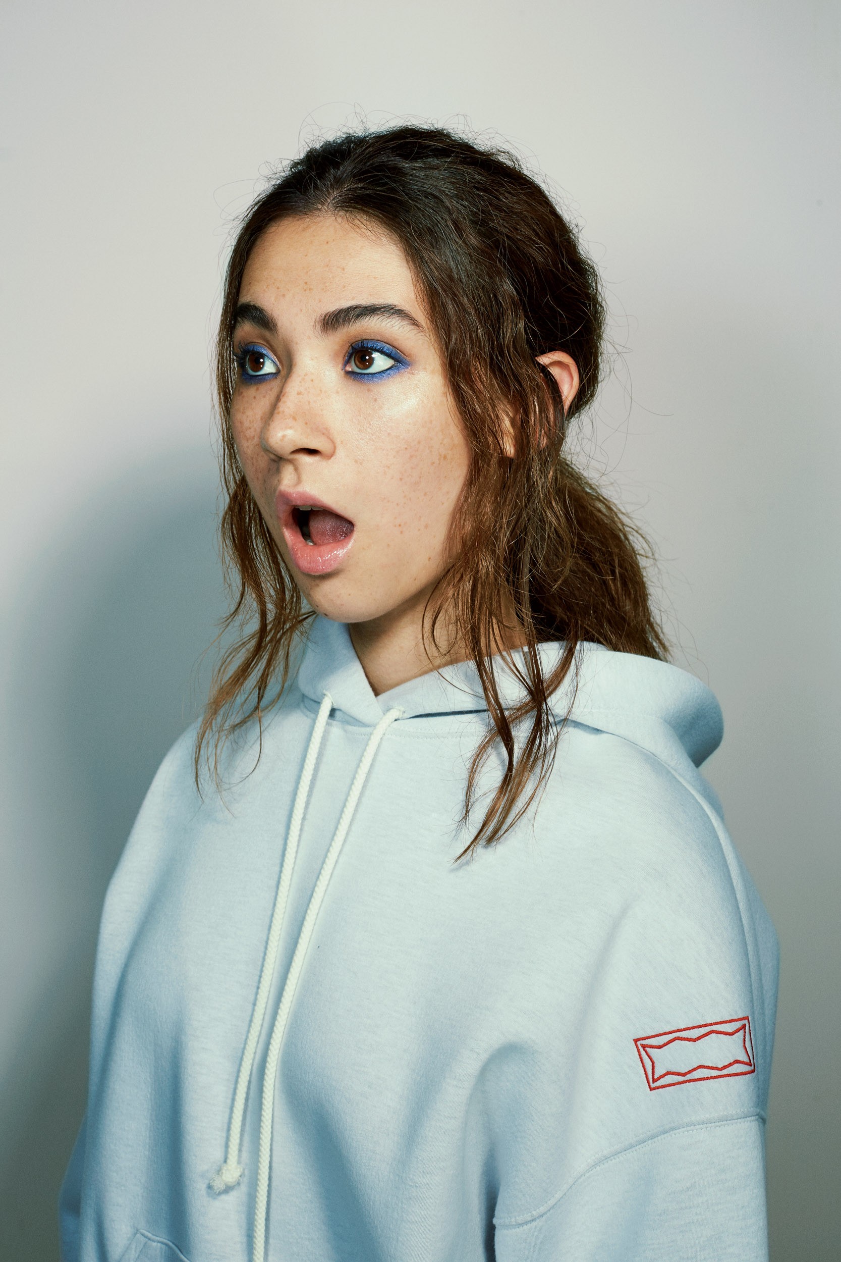 「BEAUTY STORY」 RUMIKOさんと考えたニッポンビューティのための秋メイク03 – 目元にネイビー、シティガールの冒険