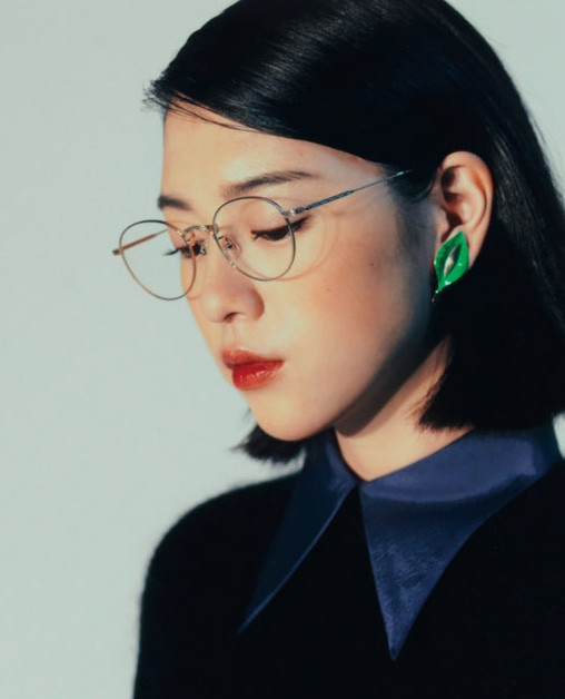 Be Lady? Be Handsome?「クラシックなメガネでわたしが変わる」03.三吉彩花