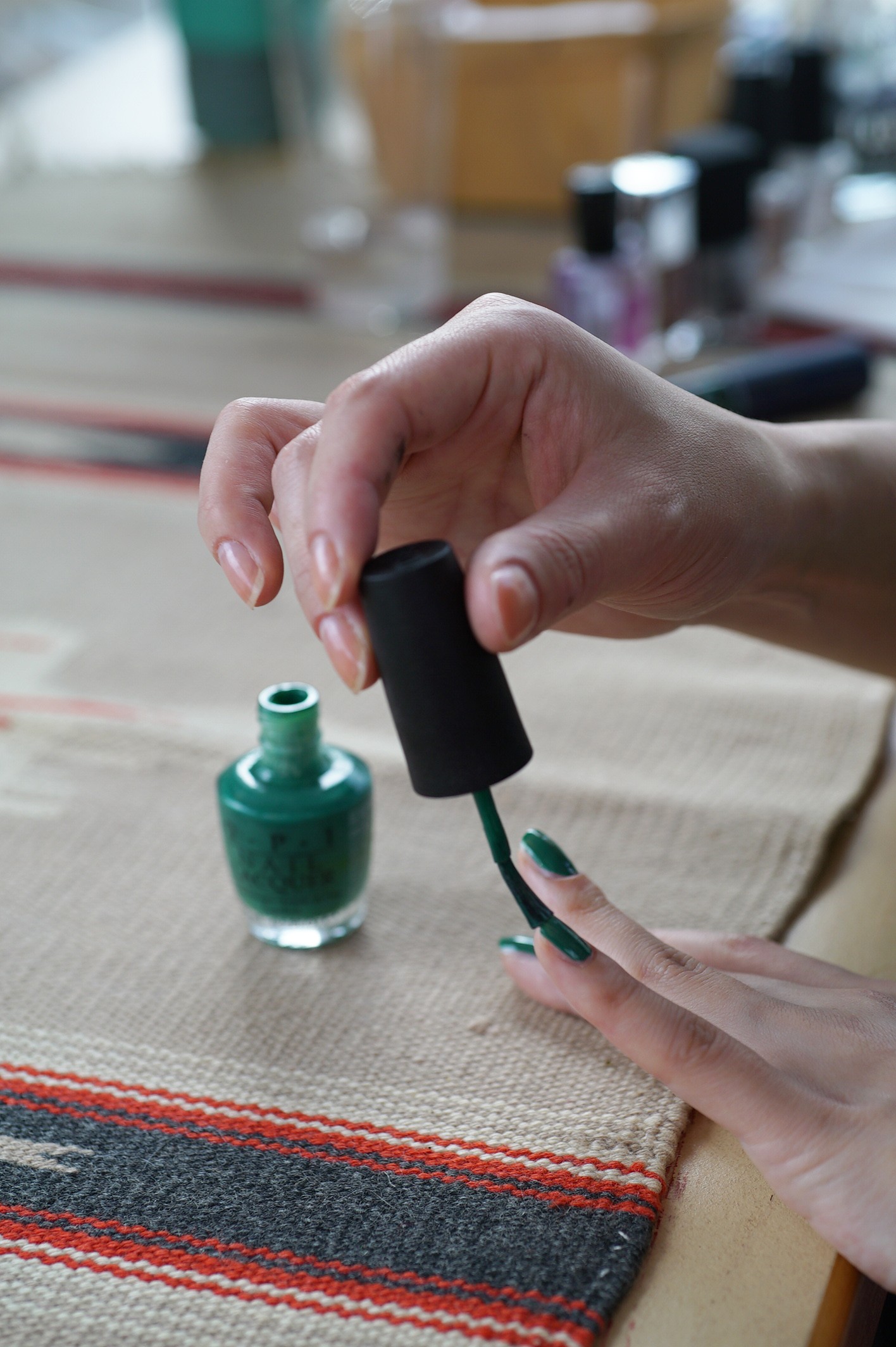 フローリスト・越智 康貴の”花咲くかげに” 05 – 〈DEPT〉オーナー/バイヤーeriさんのネイル