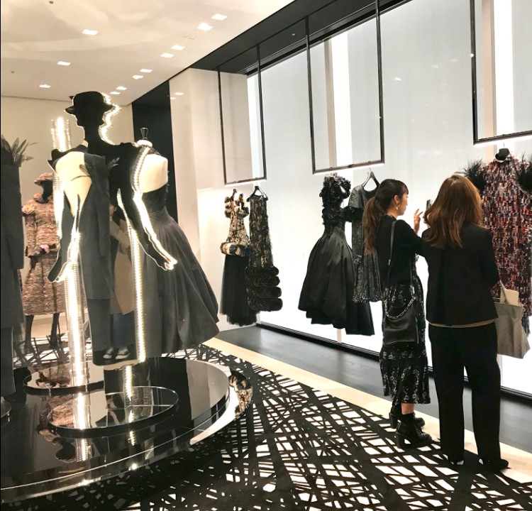 GINZA20周年特別企画！読者をお招きしてリニューアルオープンした「シャネル 銀座並木」特別プレビューへ