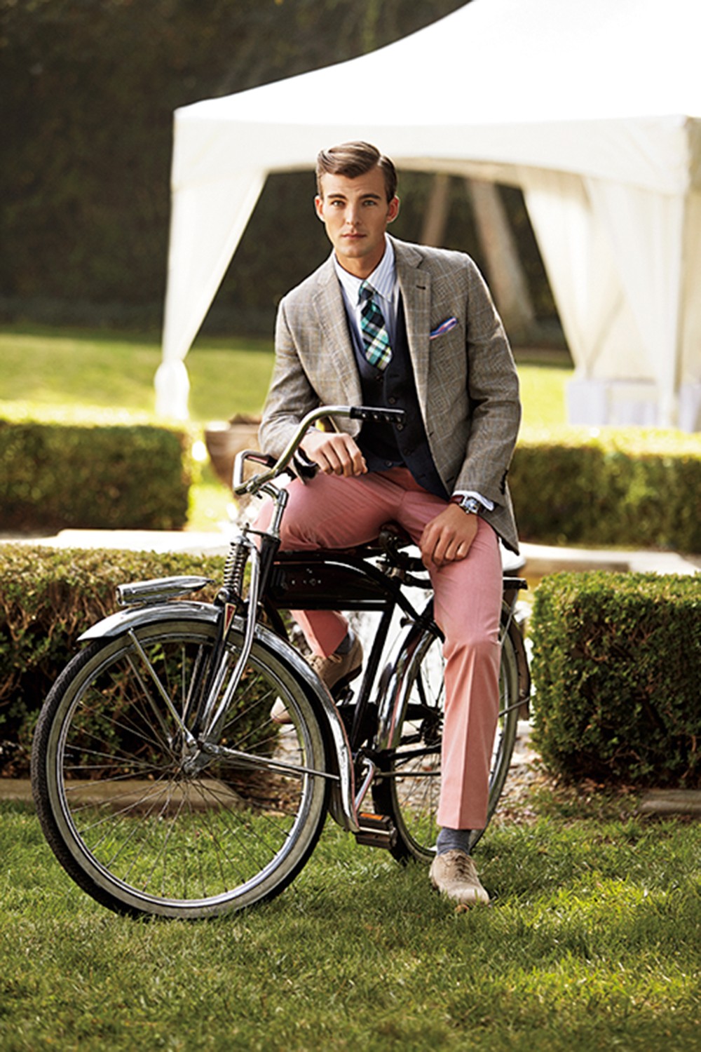 Brooks Brothers〉からヴィジュアルブックが発売。約2世紀分の 