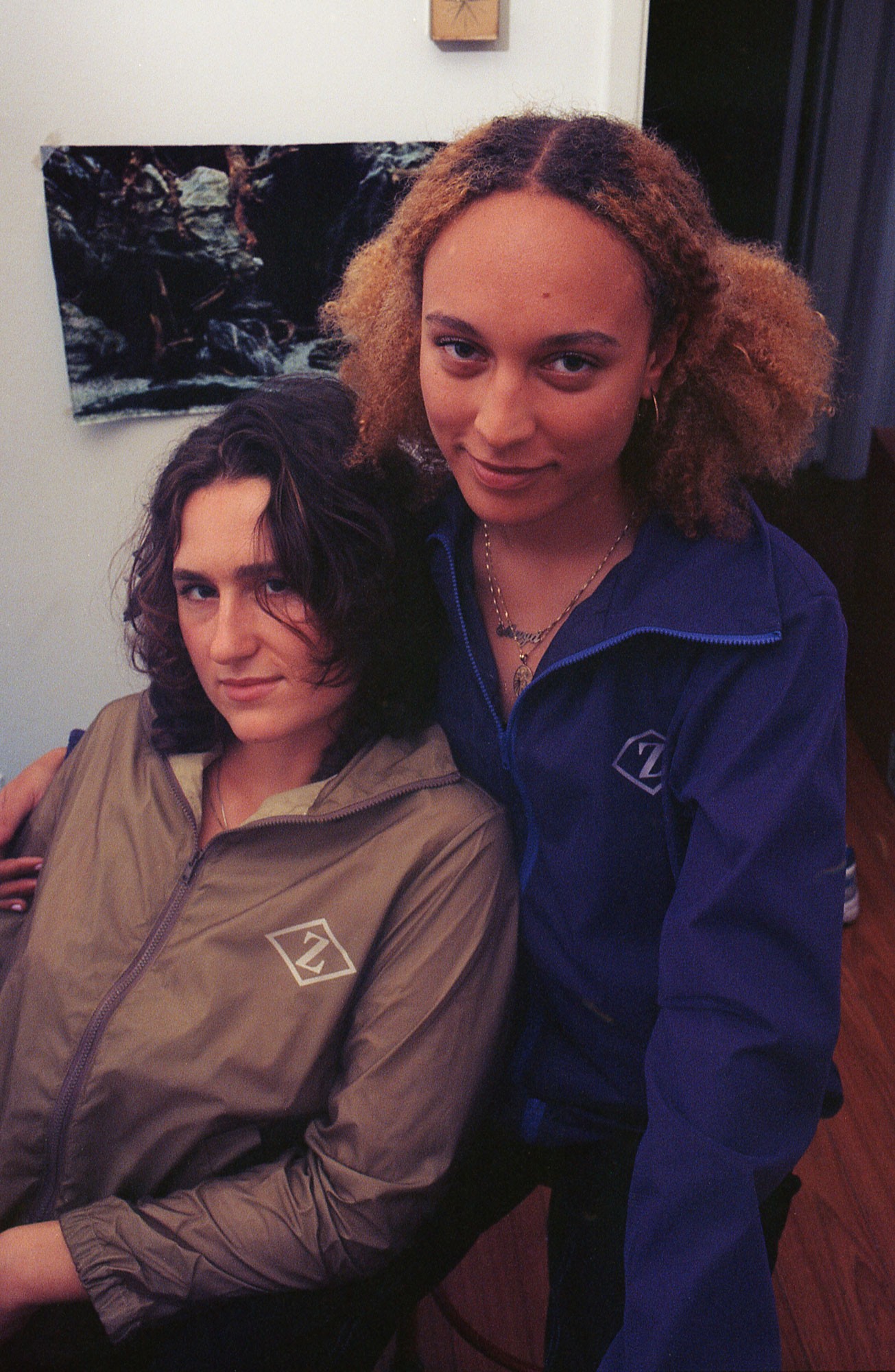 ズッカ30周年でアイコニックなロゴアイテム発売＆ニコ・ヤングの写真展開催