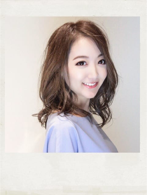 きれいな人のポーチの中身〜美女の輪 No.12 Lindsayさん