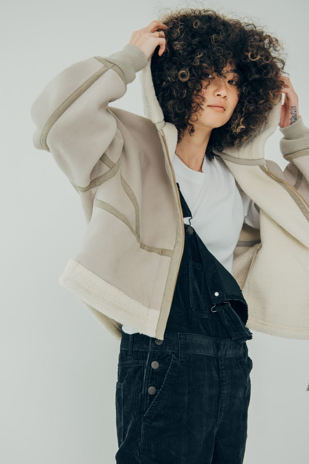 ナゴンスタンスのリバーシブルエコムートンジャケットをAnさんが自由に着まわし