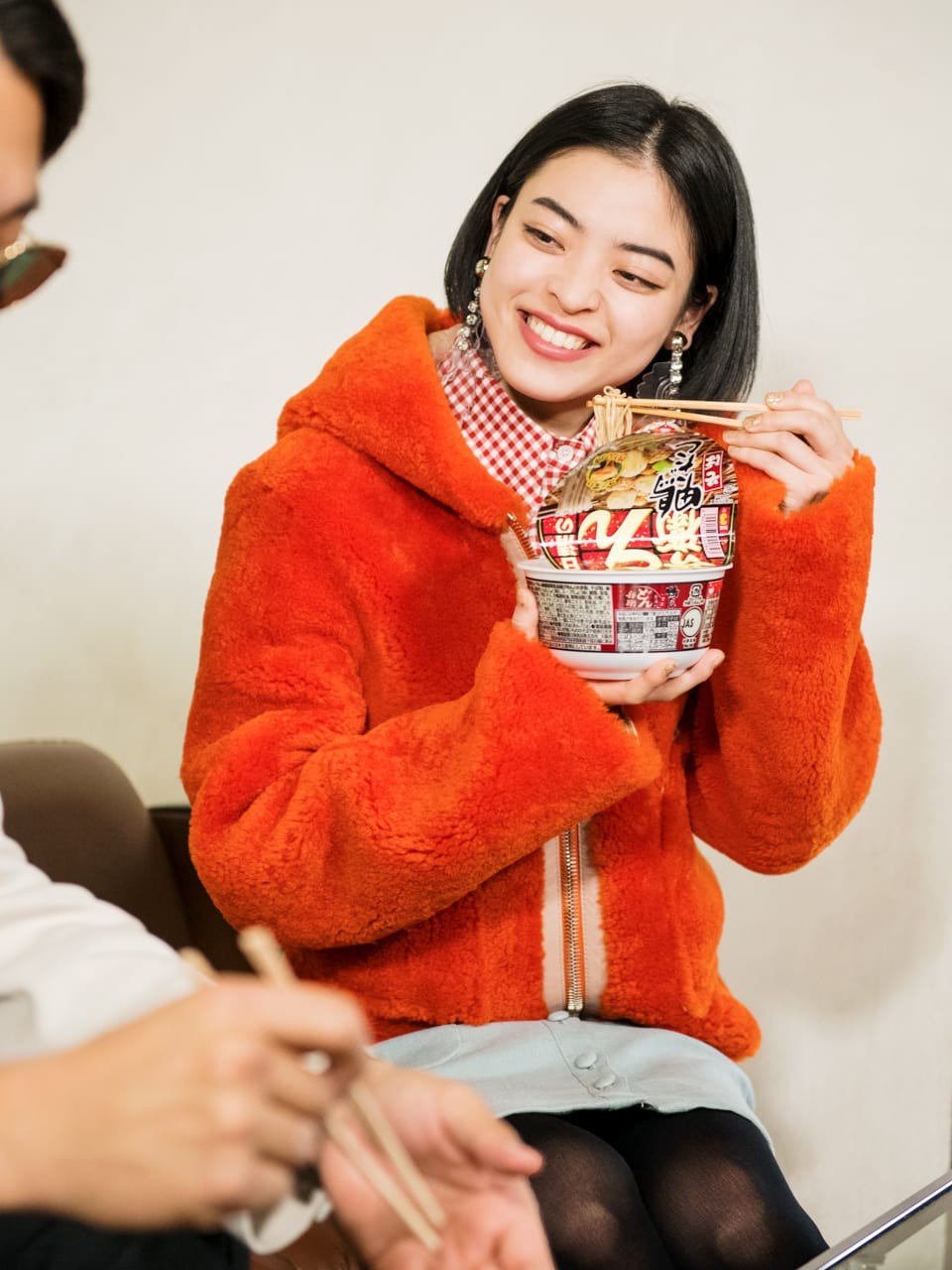 GINZA女子の1ヶ月着まわし：12/31「大晦日のお仕事はどん兵衛とともに」